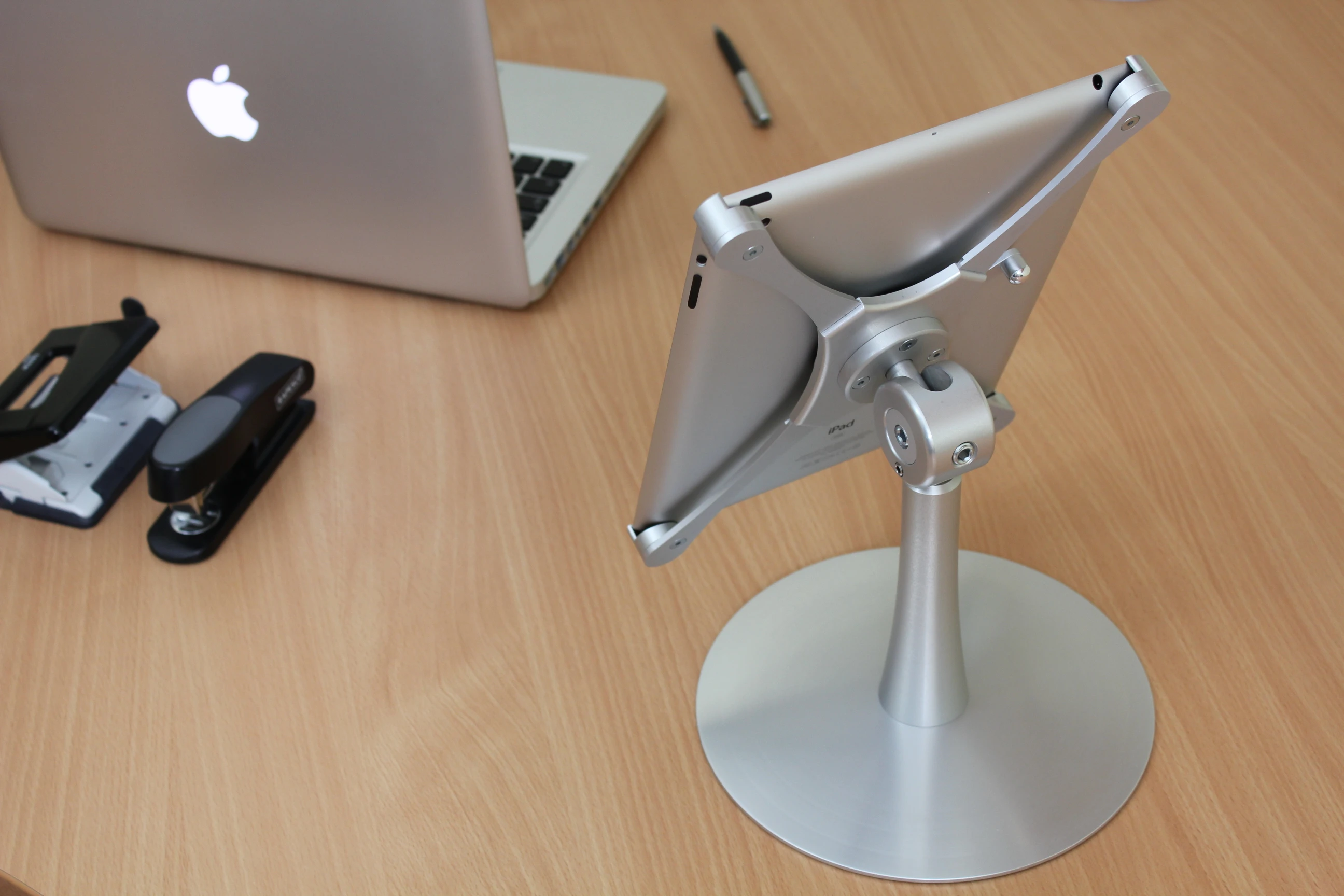 The Mantis Stand from flatscreen arms