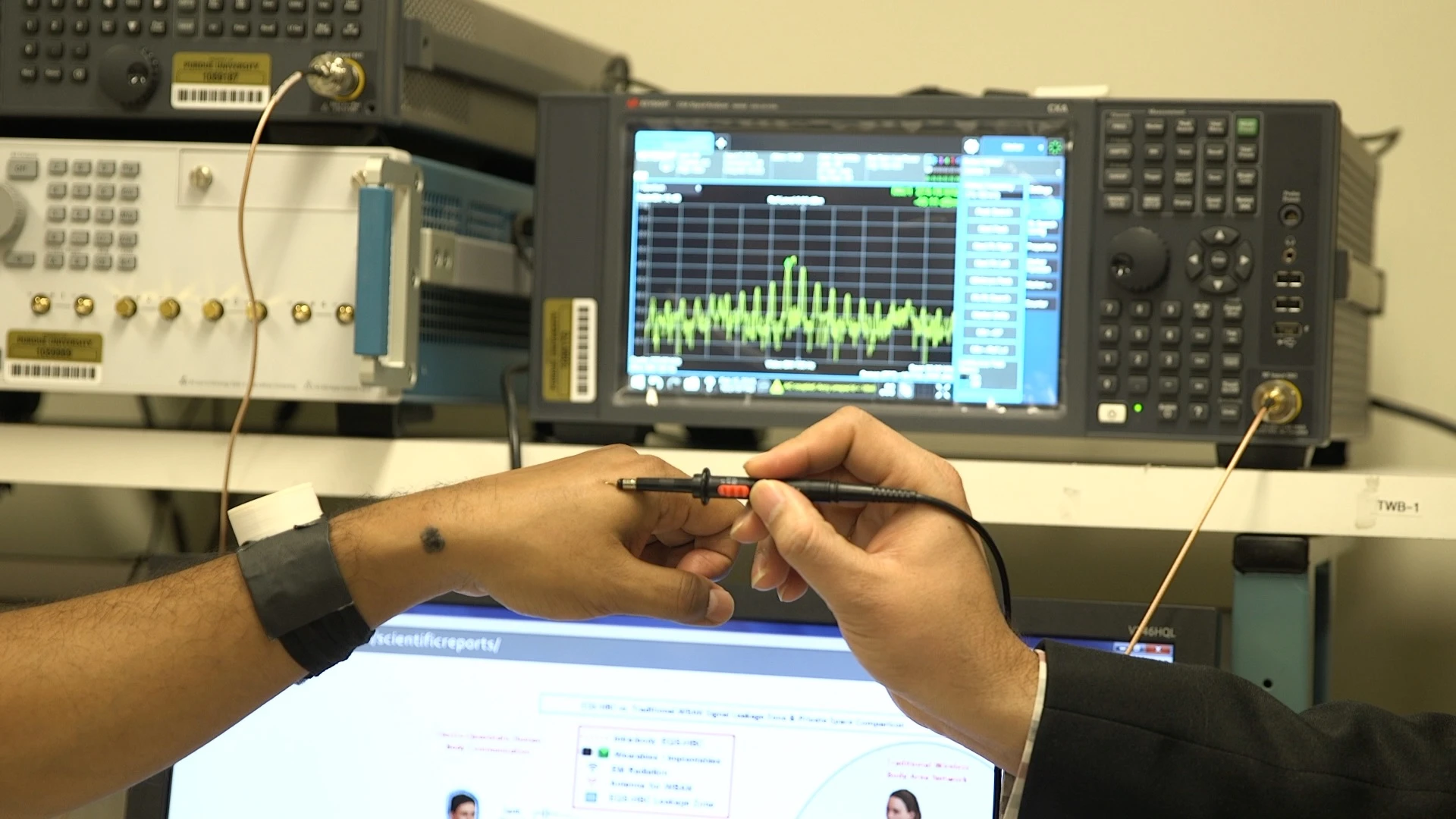 Testing the body's signal conductivity