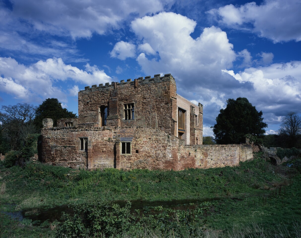 Astley Castle by Witherford Watson Mann (Photo: Helene Binet)