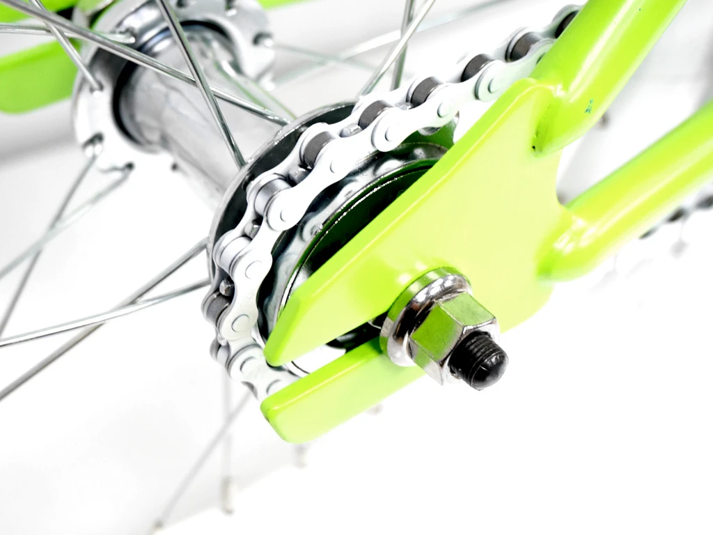 The Jyrobike is powered by a 7.2 V lithium battery and can be recharged via Micro USB, each charge providing enough juice for 3 to 4 hours of use