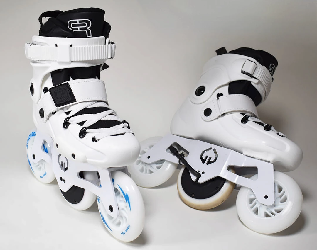 The "tire" of each motor wheel can be replaced with an included spare by hand