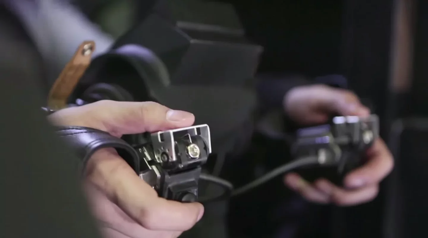 Kuratas is controlled by a software system called V-Sido