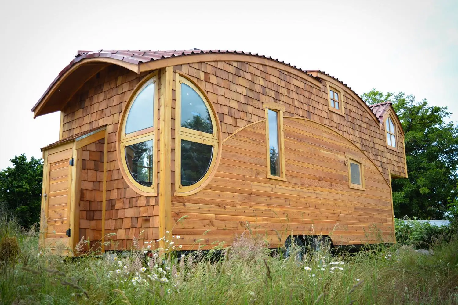 Moon Dragon can operate on or off-the-grid