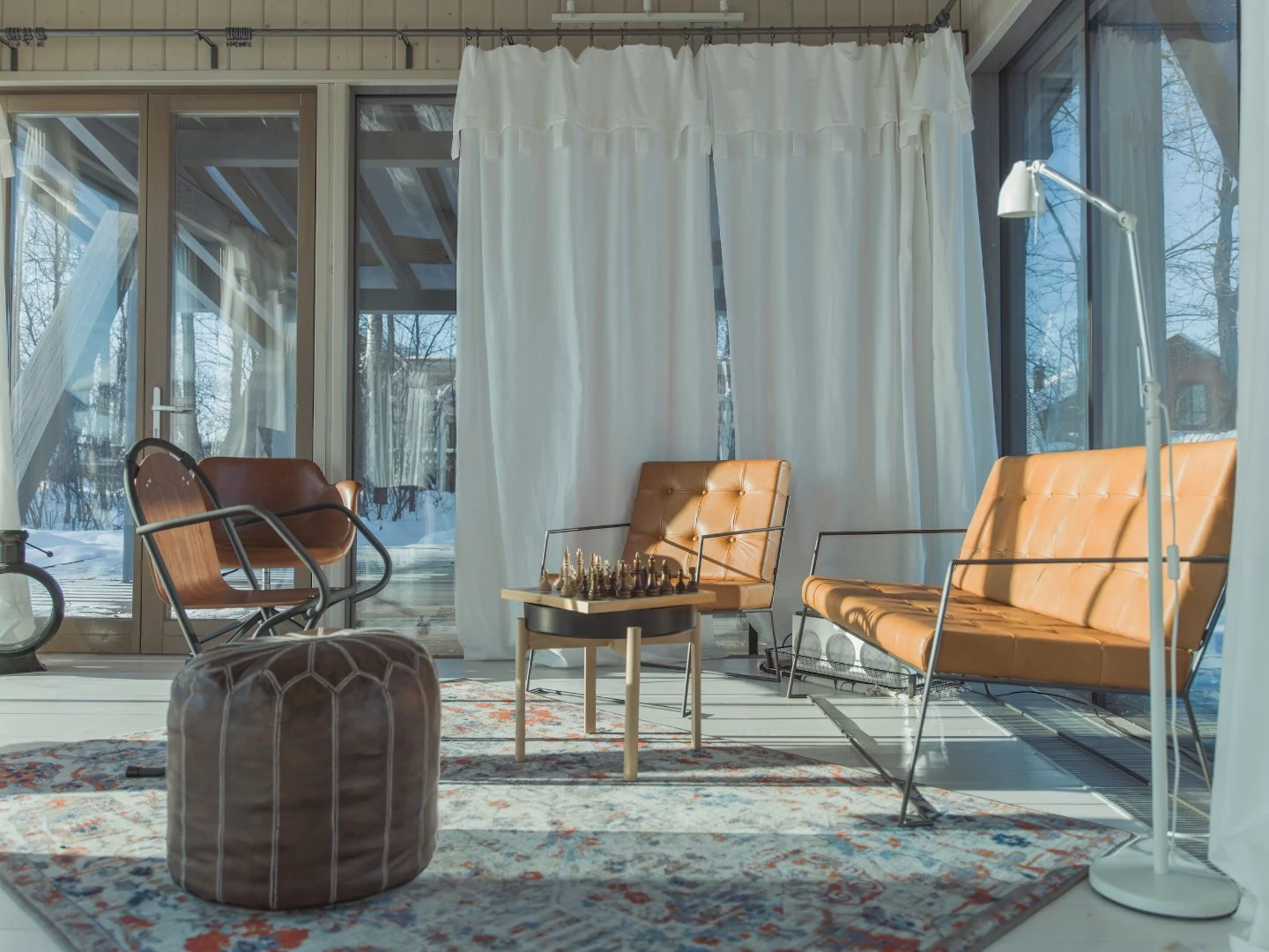 Bridge House includes a large kitchen and dining area, which has seating and an electric piano