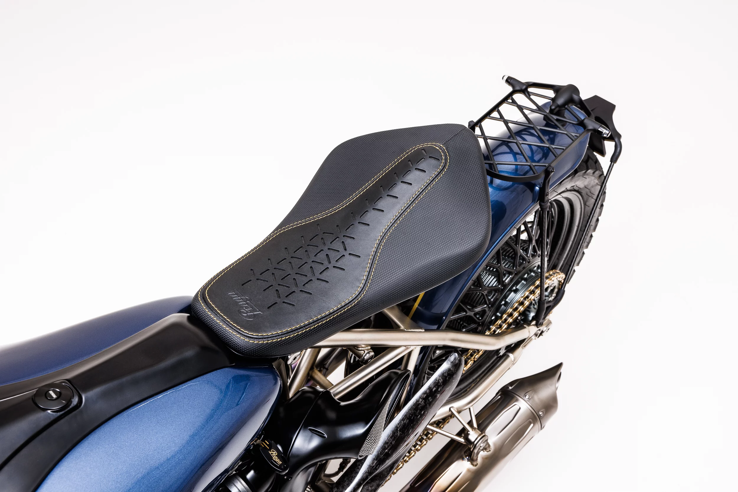 Pretty details everywhere, including the seat and rack
