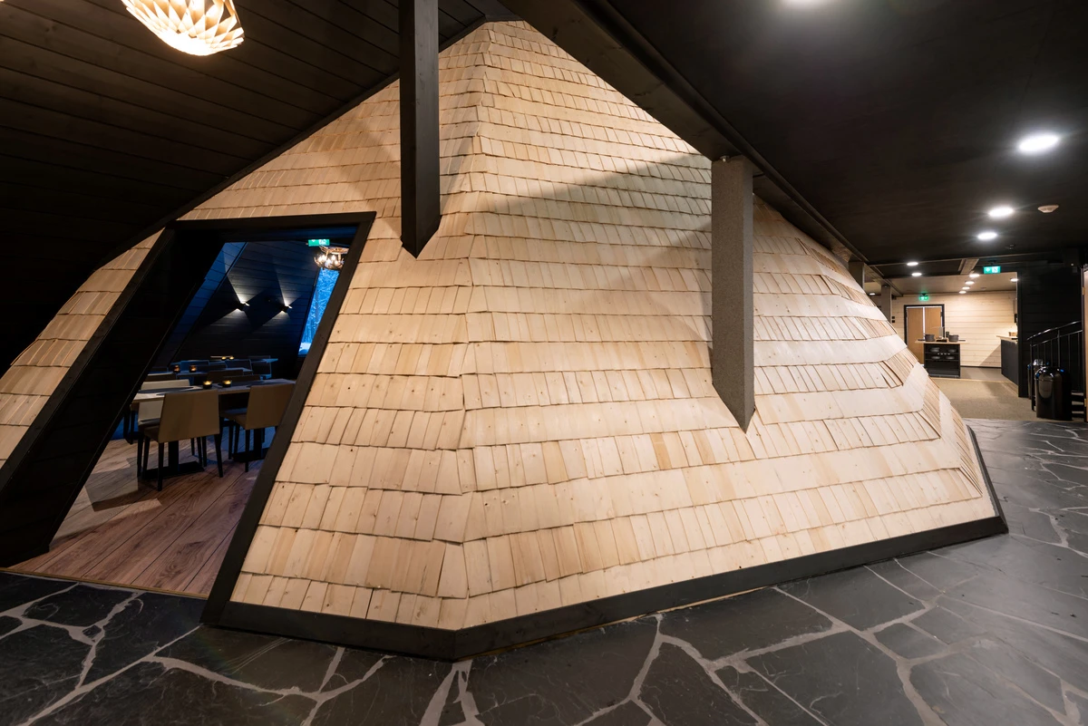 Snowman World Glass Resort offers several dining options