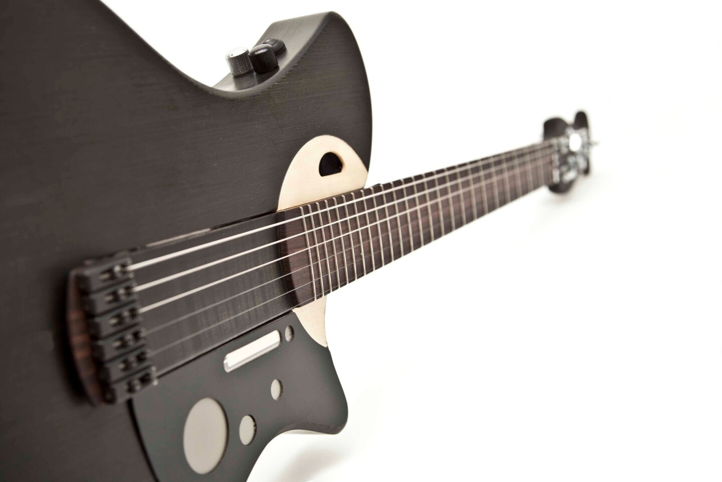 Smart guitar previews connected hybrid future