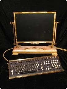 Jake Von Slatt's Steampunk LCD and keyboard.