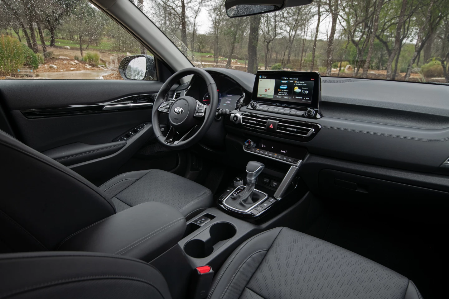 Front seating in the 2021 Seltos is roomy and controls layouts are well done