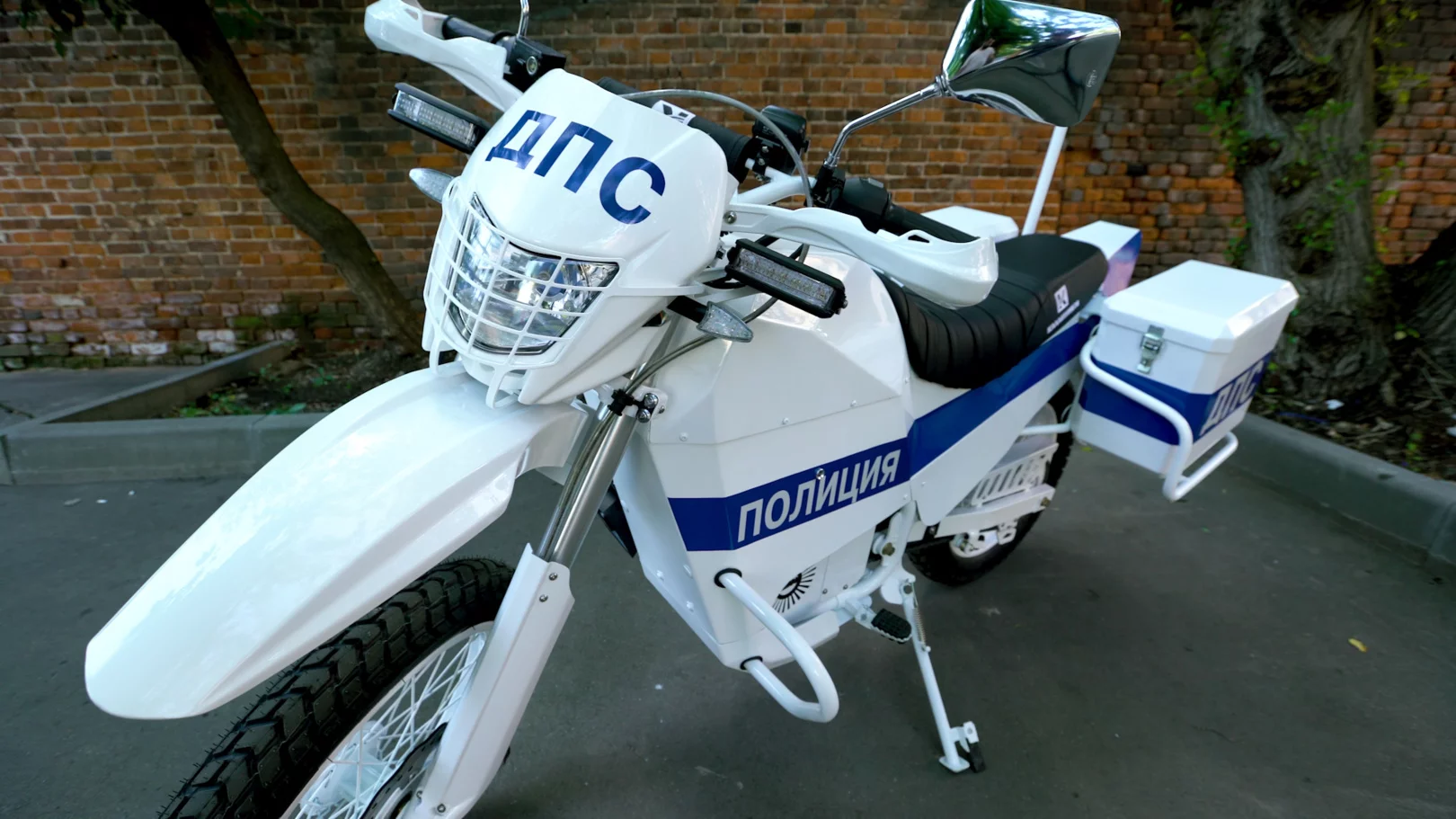 Kalashnikov electric motorcycle: basic and utilitarian, not unlike the AK47 itself