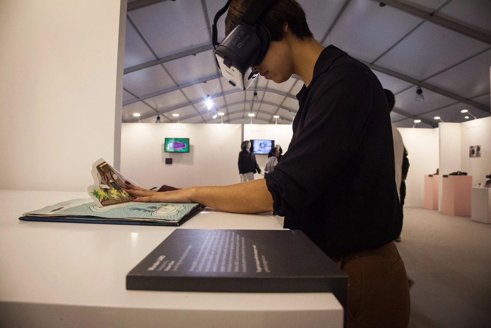 Global Grad Show: Wonder-LAND is a pop-up science book for kids that makes use of augmented reality. By Yedan Qian from Sweden's Umea Institute of Design