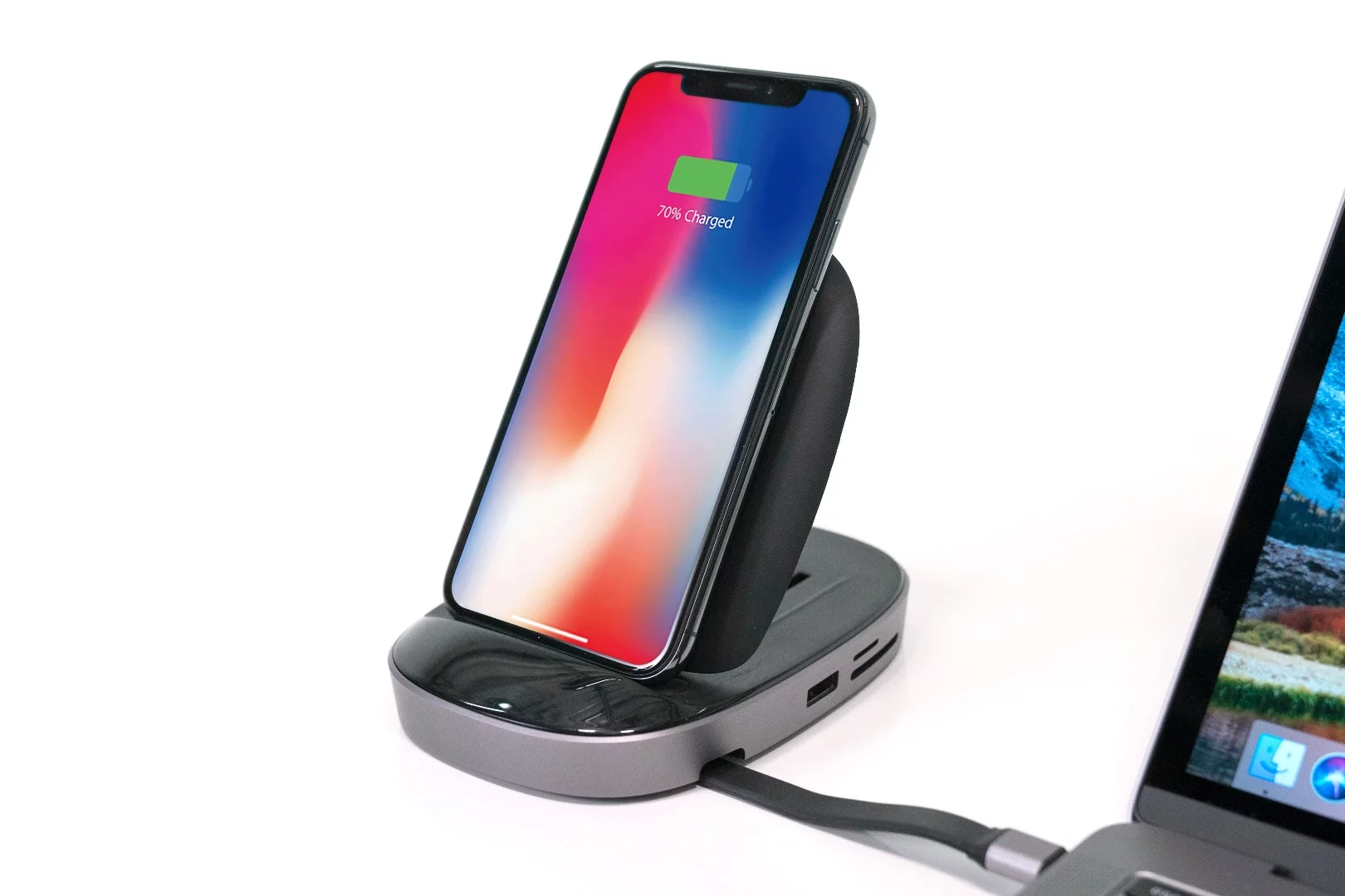 The wireless charging works for both iPhone and Android smartphones