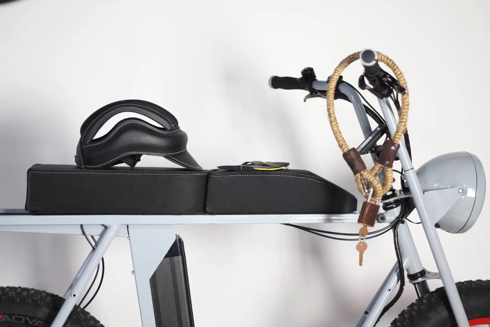 Urban Drivestyle's Indiegogo campaign offers a few accessories, including a leather helmet and hemp bike lock