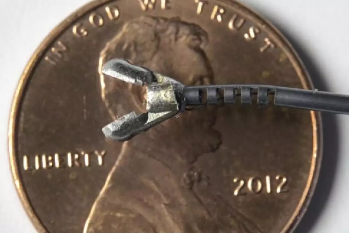 A tiny mechanical wrist can make surgical incisions the diameter of a sewing needle and then bend inside your body by as much as 90 degrees, opening new doors in needlescopic surgery