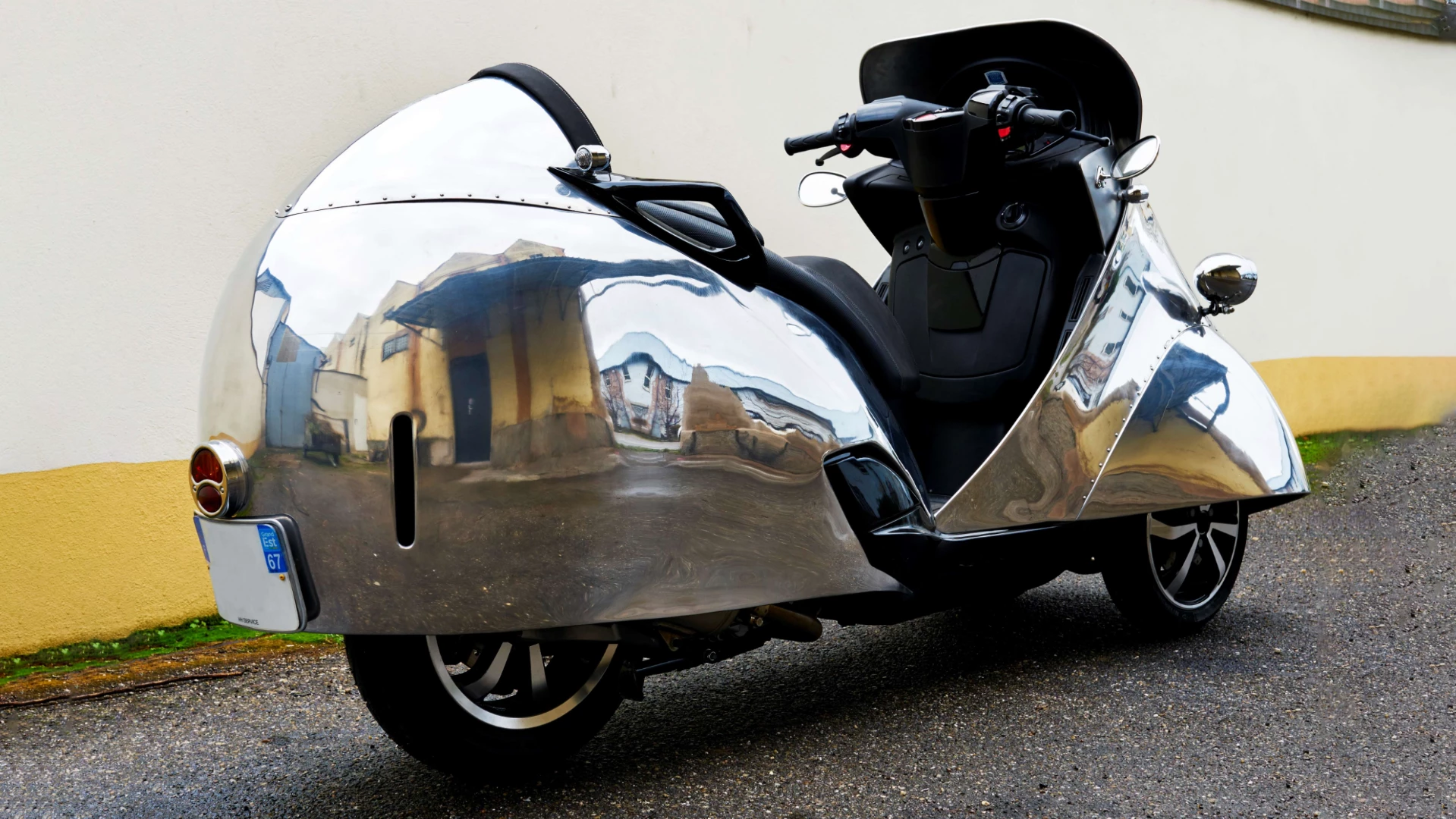 Peugeot Metropolis Prototype | Auction Link: Artcurial | Estimate: €20,000 to €40,000
