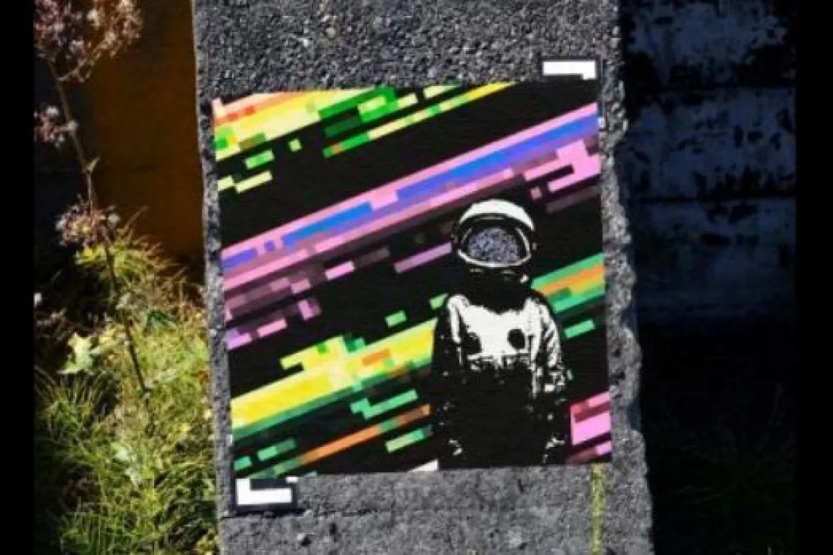 The image is animated with a moving background using the LZRTAG Android app (Photo: LZRTAG)