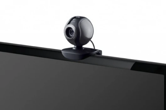 The Logitech C600 Webcam and its simple clip base