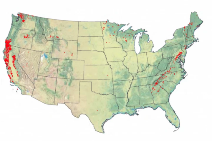 Ultramafic rocks (in red) that potentially could absorb CO2 (Image: U.S. Geological Survey via ldeo)