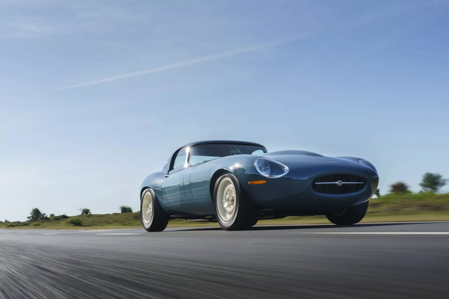 As gorgeous as the original but much more driver-friendly: the Eagle Lightweight GT