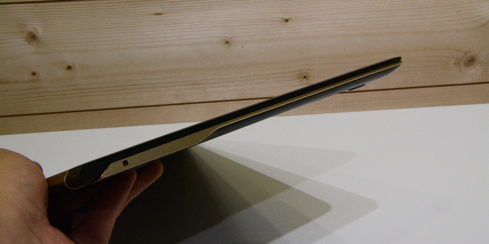 The Acer Swift 7 is kitted with Intel Core processors, and measures less than 1 cm thick
