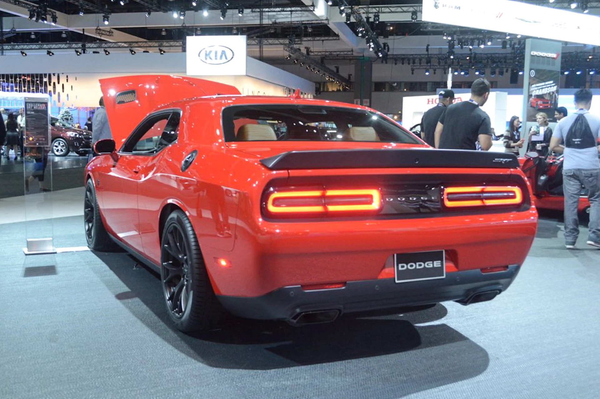 The powerful presence of the 2015 Dodge Challenger SRT Hellcat (Photo: C.C. Weiss/Gizmag)