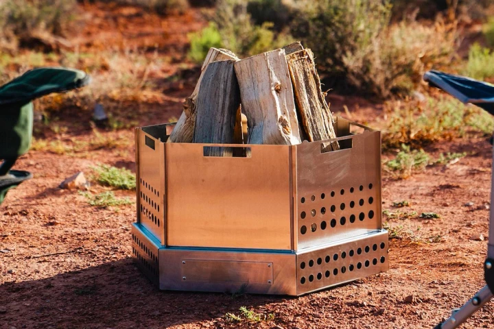 The Baird Built 6 Series easily moves from backyard to backcountry thanks to a fully collapsible design