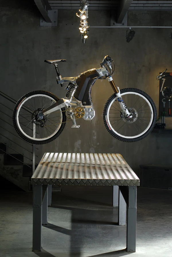 At the heart of the Beast is the futuristic-looking 19-inch CNC-machined Monocoque 7075 aluminum frame