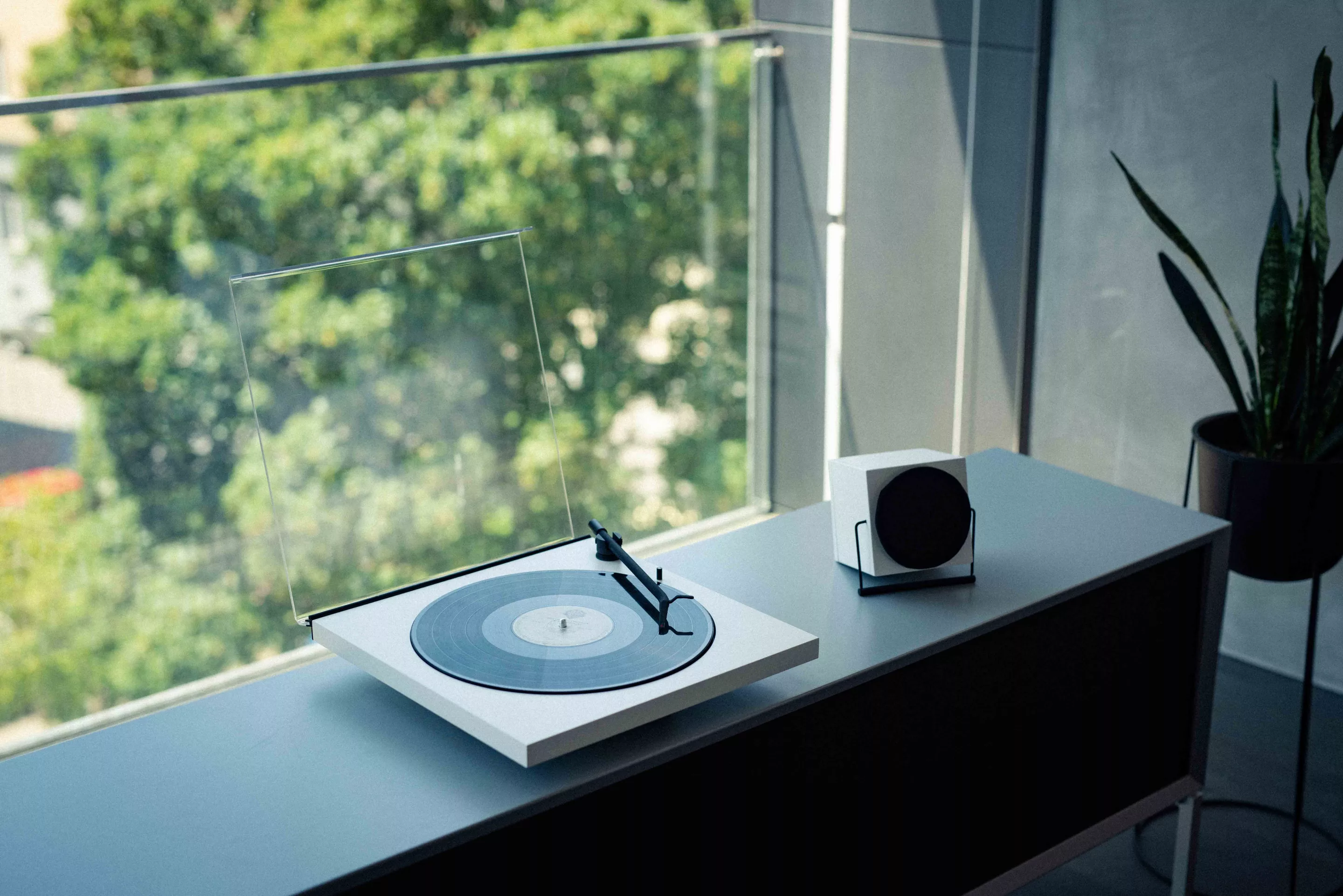 Users can opt to pair the Tone Factory turntable with a Bluetooth speaker, or cable it up to their living room hi-fi system
