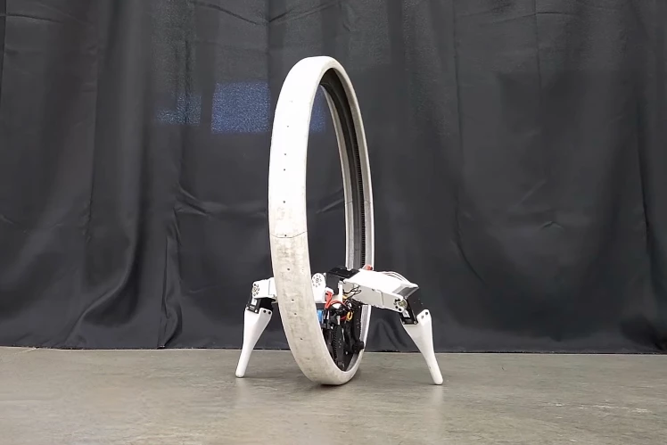 The Ringbot sets its legs down when standing