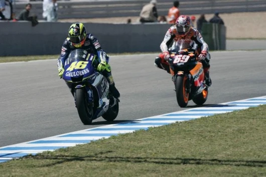 Around mid-race, Micky hayden moved right onto the rear of Rossi's machine, and for a few laps, it looked like Hayden was on track for a big result. Unfortunately, his fall cost the race as a spectacle.