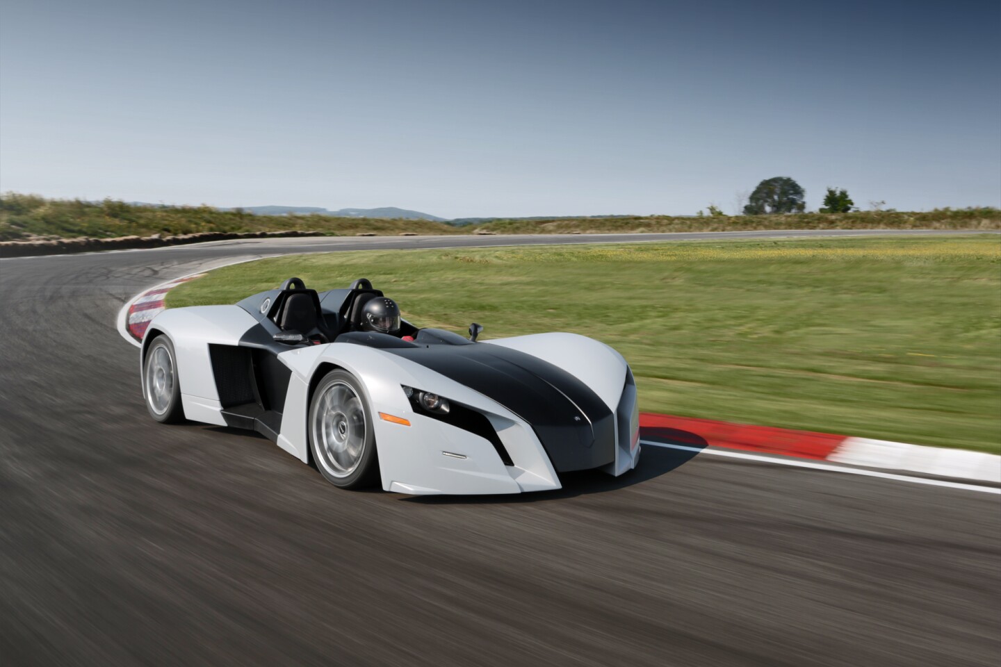 The MK5 is reported to pull 2G’s on the skidpad, due in part to Formula 1 inspired pushrod suspension geometry, mid-engine placement and large performance rubbers on all four corners