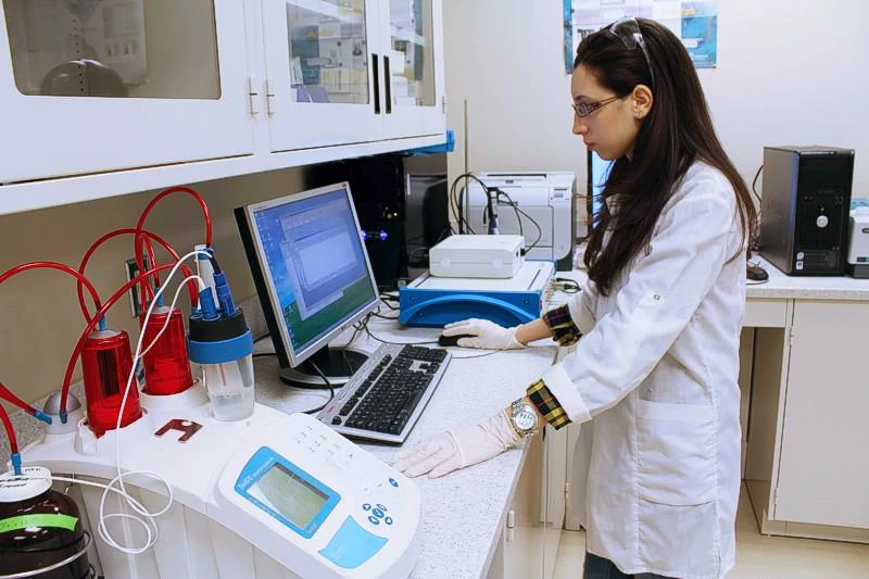 The electro-analytical system used to identify appropriate electrodes for the oxidation process