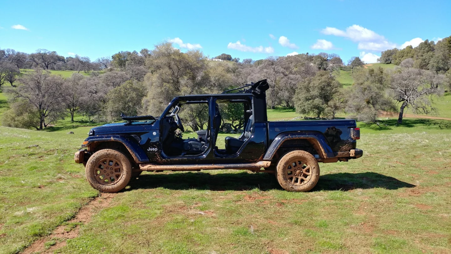 All of the equipment on the Gladiator is to enhance its off-road capability. This centers around the aggressive approach and departure angles on the truck