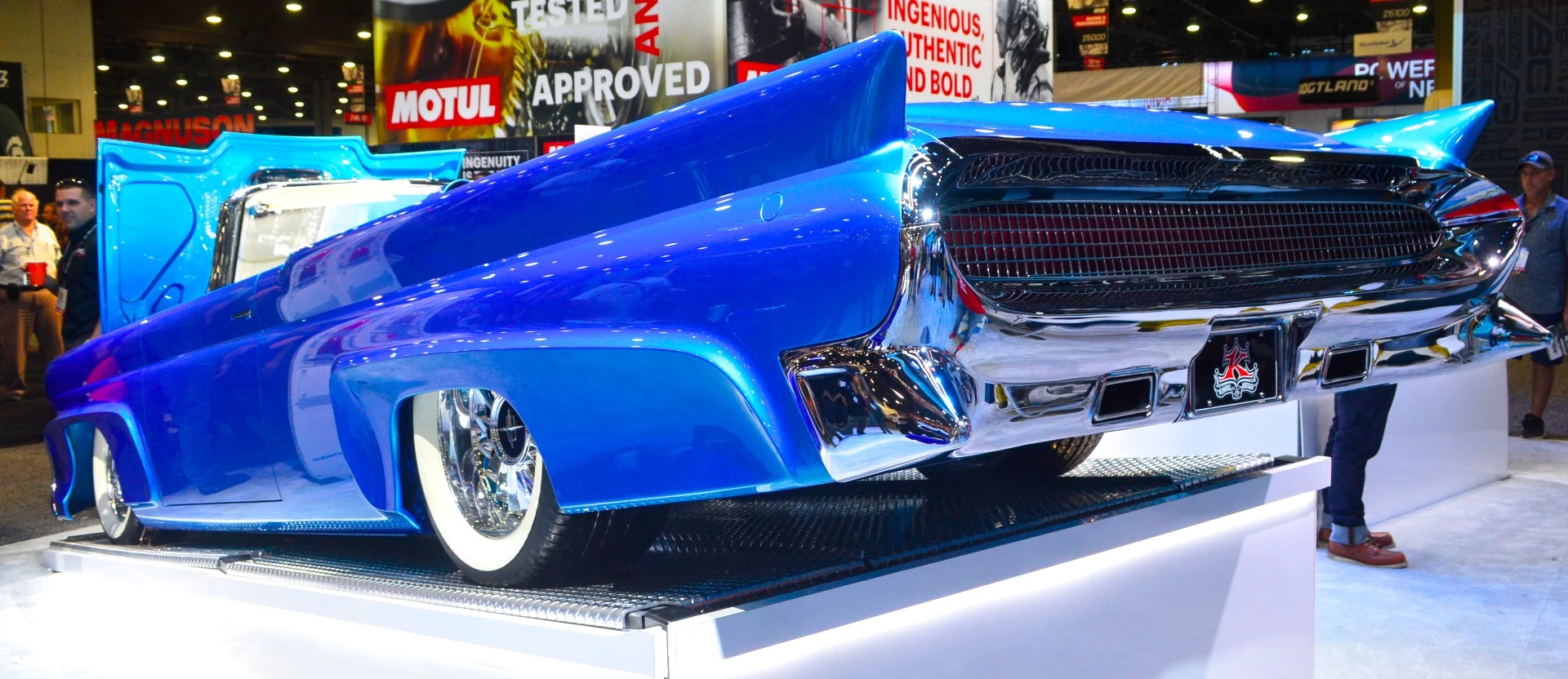 AkzoNobel shows off pretty paint colors on equally pretty cars