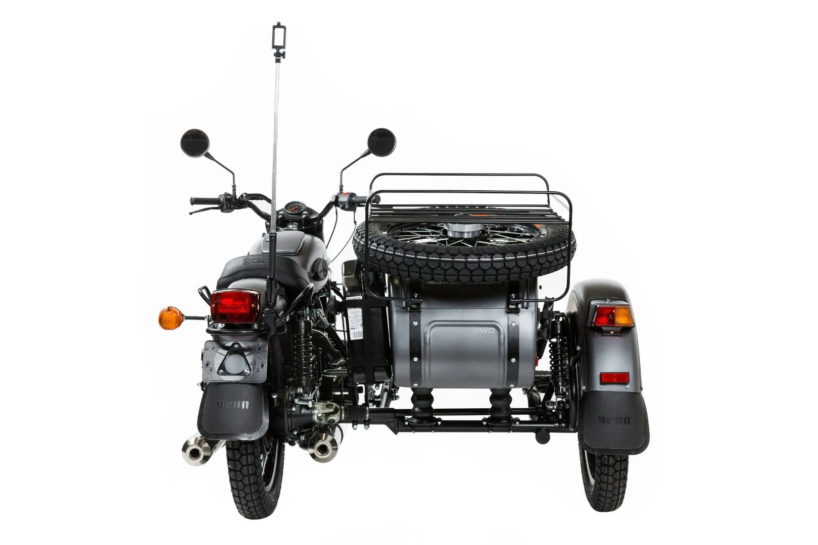 Ural Air: spare tire can fit any of the three wheels