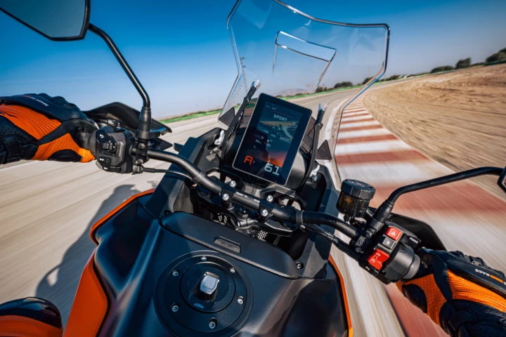 Easy-breezy shifting courtesy the all-new AMT from KTM