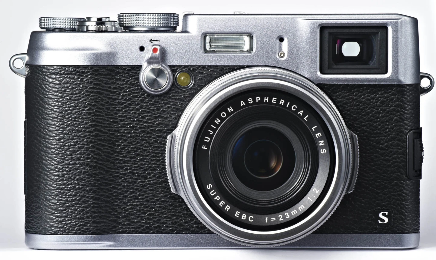 The X100S has a magnesium alloy top and base, milled metal dials and rings and an exterior that's finished in synthetic leather