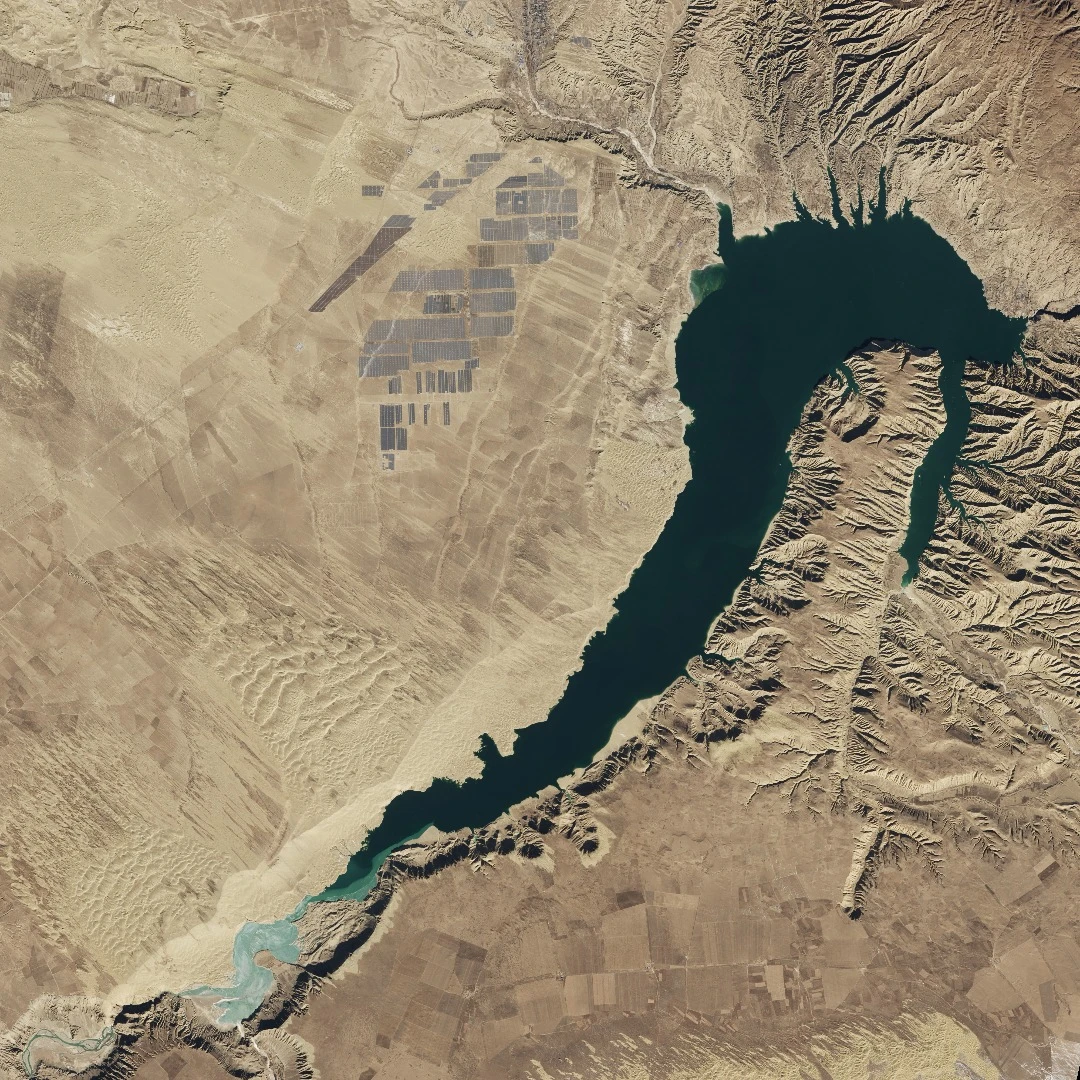 Close-up of Dam Solar Park on January 5, 2017