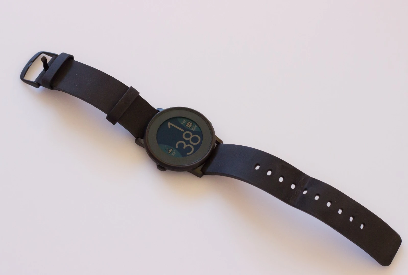 Pebble Time Round has a stainless steel case