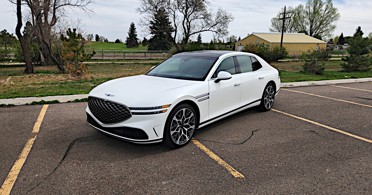 Genesis G80 and G90 sedans offer luxury and safety Genesis G80 and G90 sedans offer luxury and safety