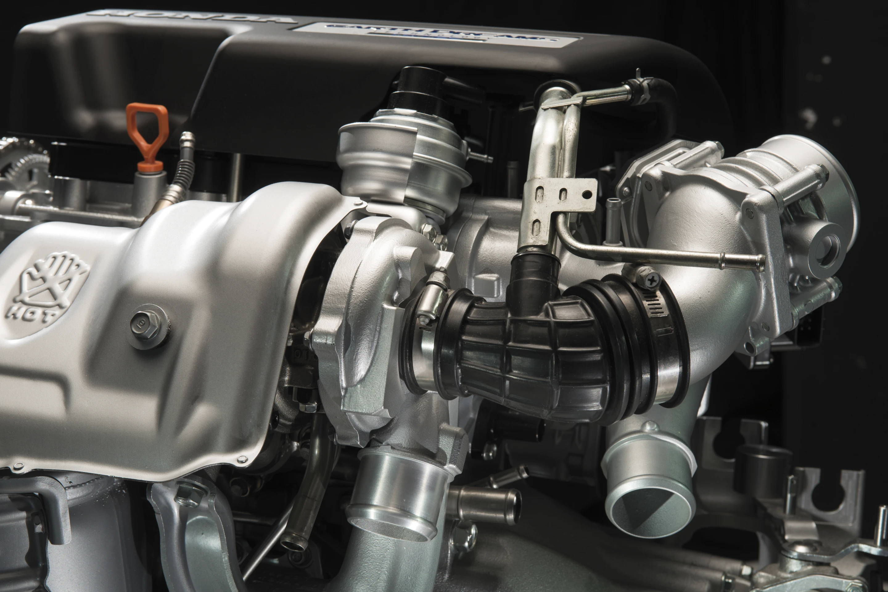 The 1.6-liter i-DTEC engine turbocharger
