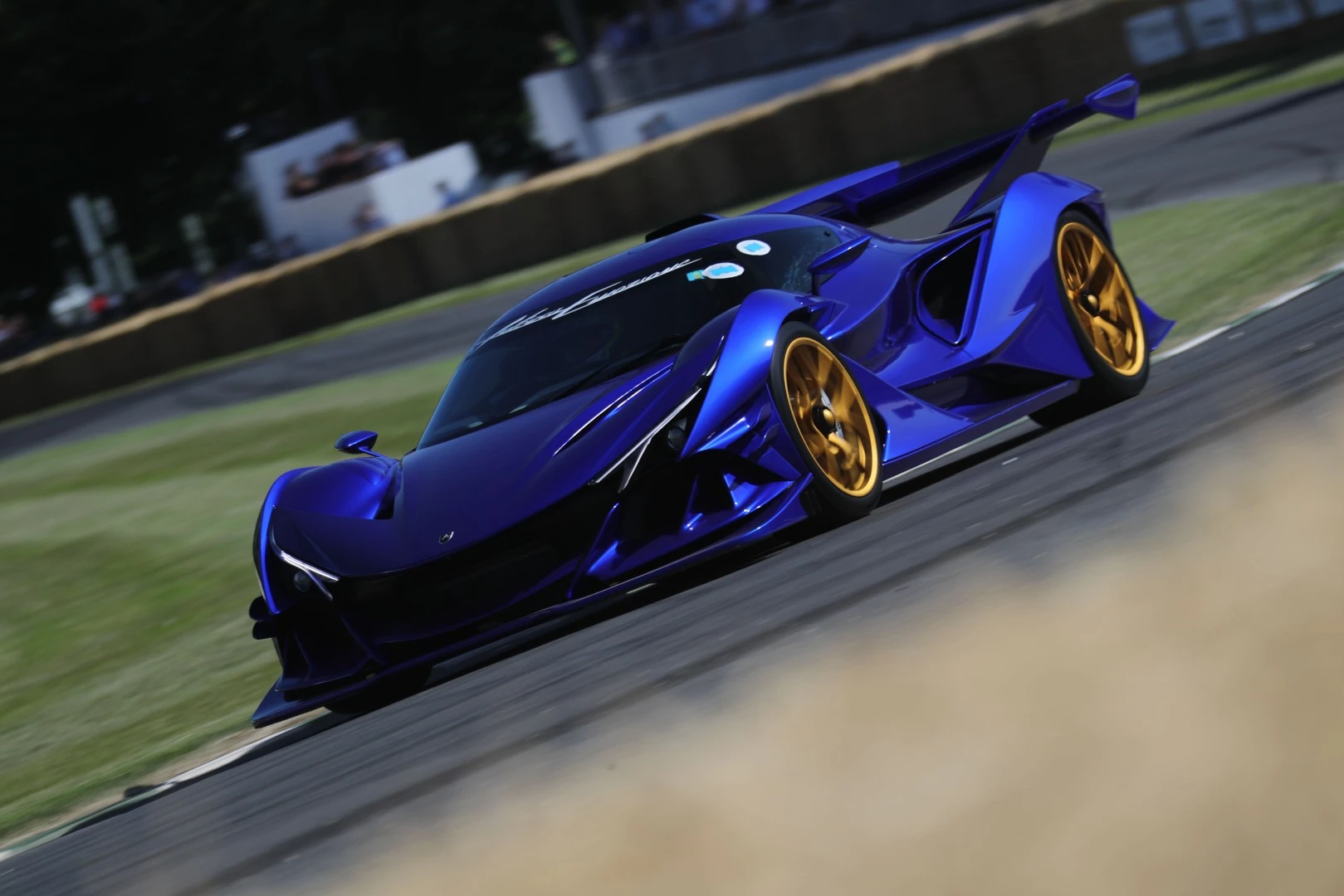 In an event brim-full of exotic supercars, the Apollo Intensa Emozione still manages to stand out
