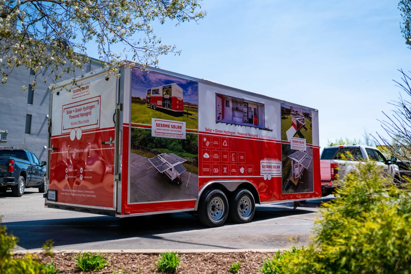 The base form is a dual-axle trailer but nanogrids can also be designed as ISO shipping containers