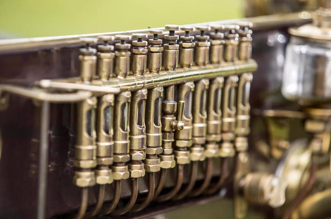 Compared to the wooden trim you get on modern dashboards, the polished metal Simplex is simply gorgeous