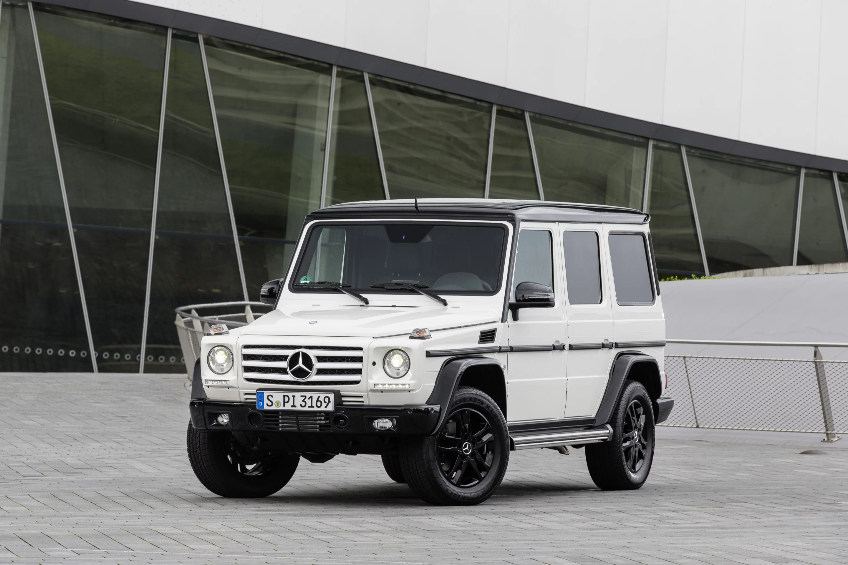 A chromed grille rounds off the G-Class Edition 35 package
