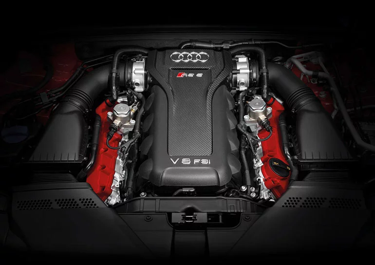2013 Audi RS5 Cabriolet engine bay