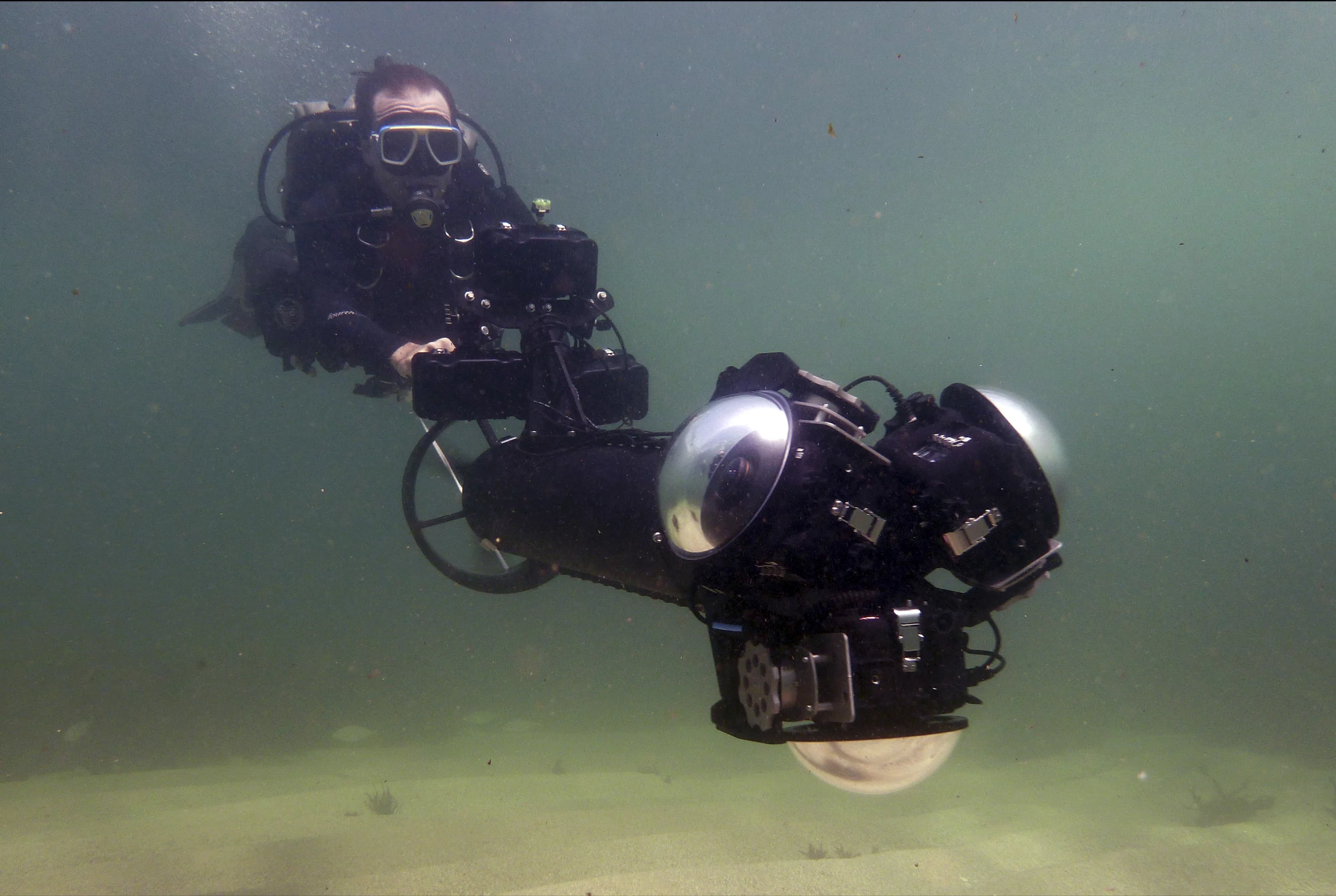 Armed with an SVII camera attached to an undersea vehicle, the team was able to record continuous 360-degree images while drifting through the water