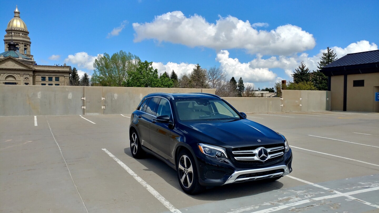 Review 2019 Mercedes Benz Glc 350e Is A Plugged In Luxury Crossover