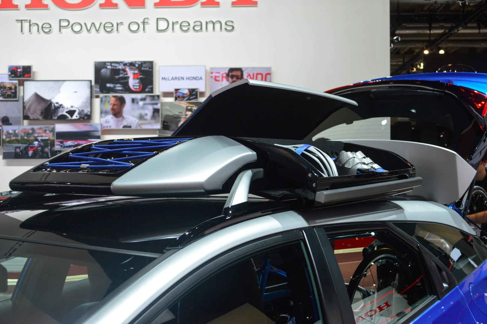 The Active LIfe comes with an aerodynamically shaped roof box for helmets and accessories