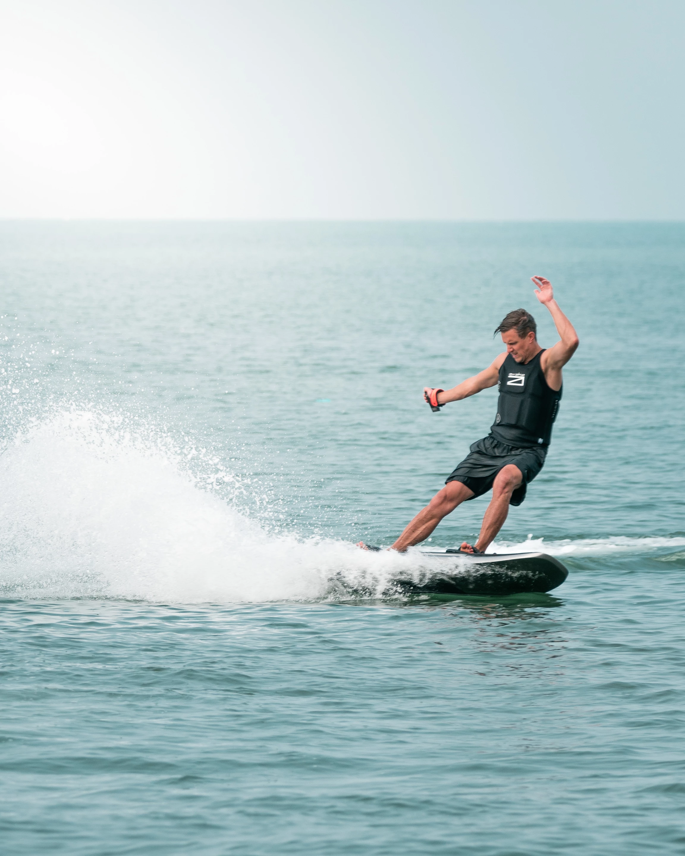 Four power modes are available via a wireless throttle controller